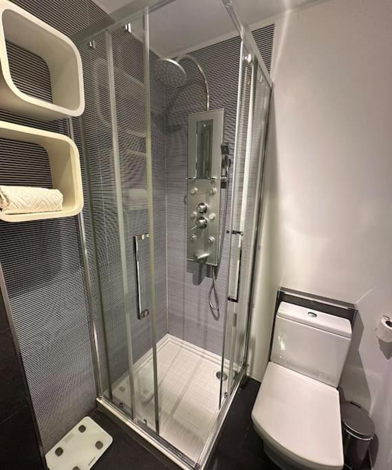 Apartamento Renovado Com Ac, 2 Wc Completos, Terraco E Garagem OOporto Exterior foto